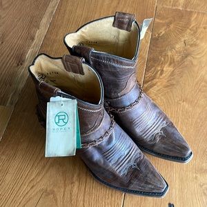 Women’s size 8 leather Roper boots BRAND NEW